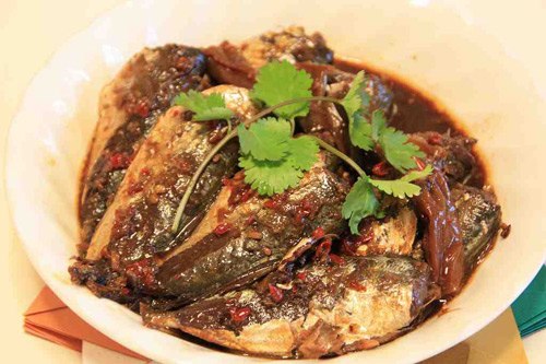  Cá nục kho sa tế 